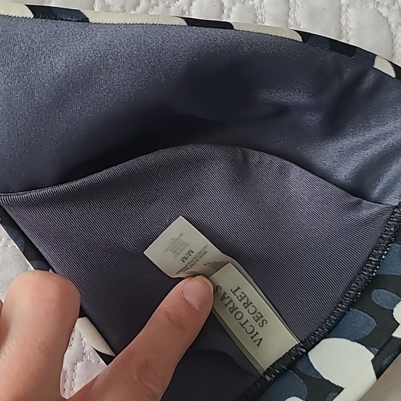 Victoria's Secret Bikini - Picture 7 of 7